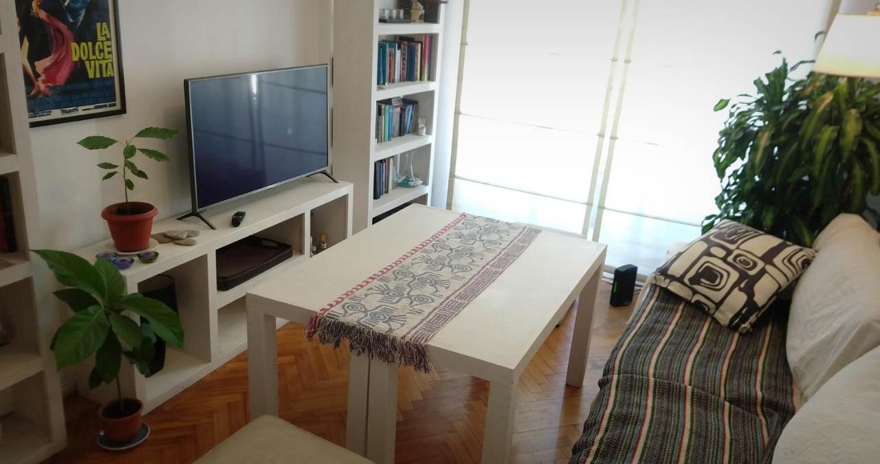 Depto 2 Ambientes Muy Luminoso Con Wifi Y Vista A La Plaza Apartment Буенос Айрес Екстериор снимка