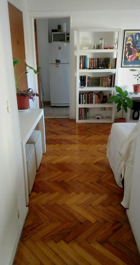 Depto 2 Ambientes Muy Luminoso Con Wifi Y Vista A La Plaza Apartment Буенос Айрес Екстериор снимка