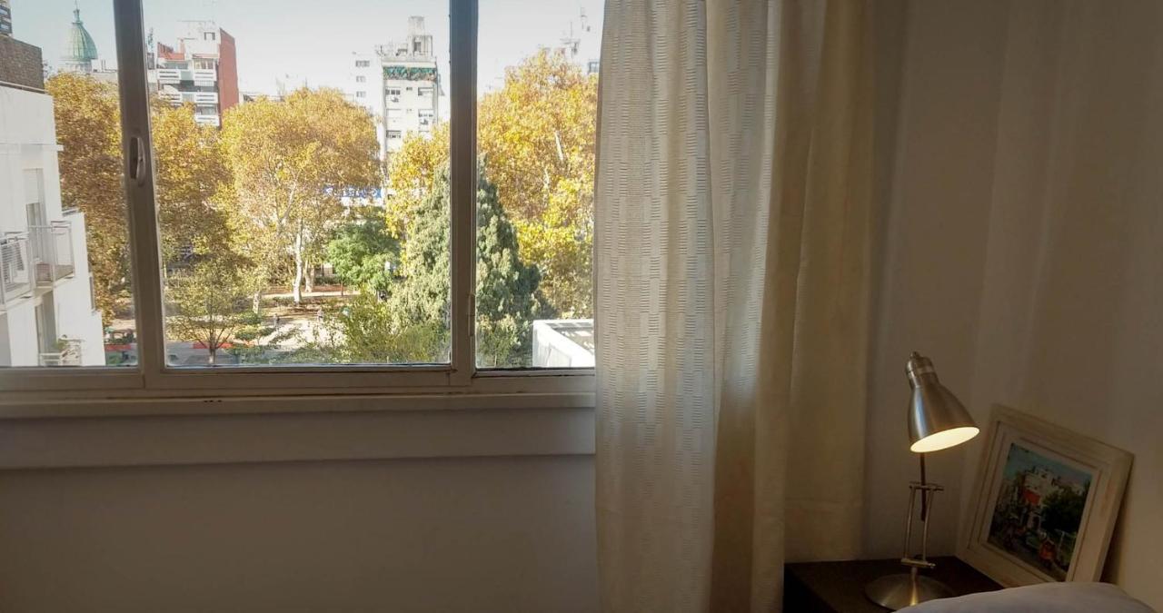 Depto 2 Ambientes Muy Luminoso Con Wifi Y Vista A La Plaza Apartment Буенос Айрес Екстериор снимка