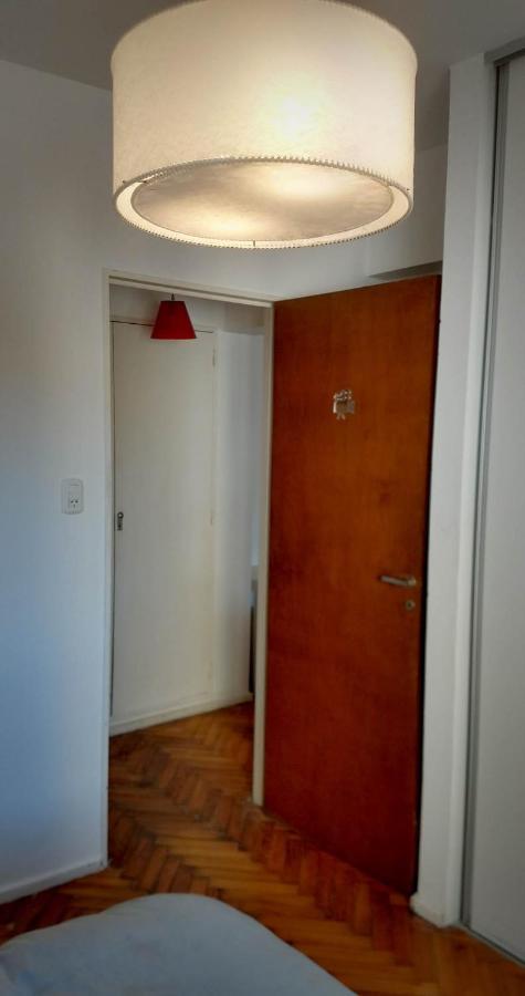 Depto 2 Ambientes Muy Luminoso Con Wifi Y Vista A La Plaza Apartment Буенос Айрес Екстериор снимка