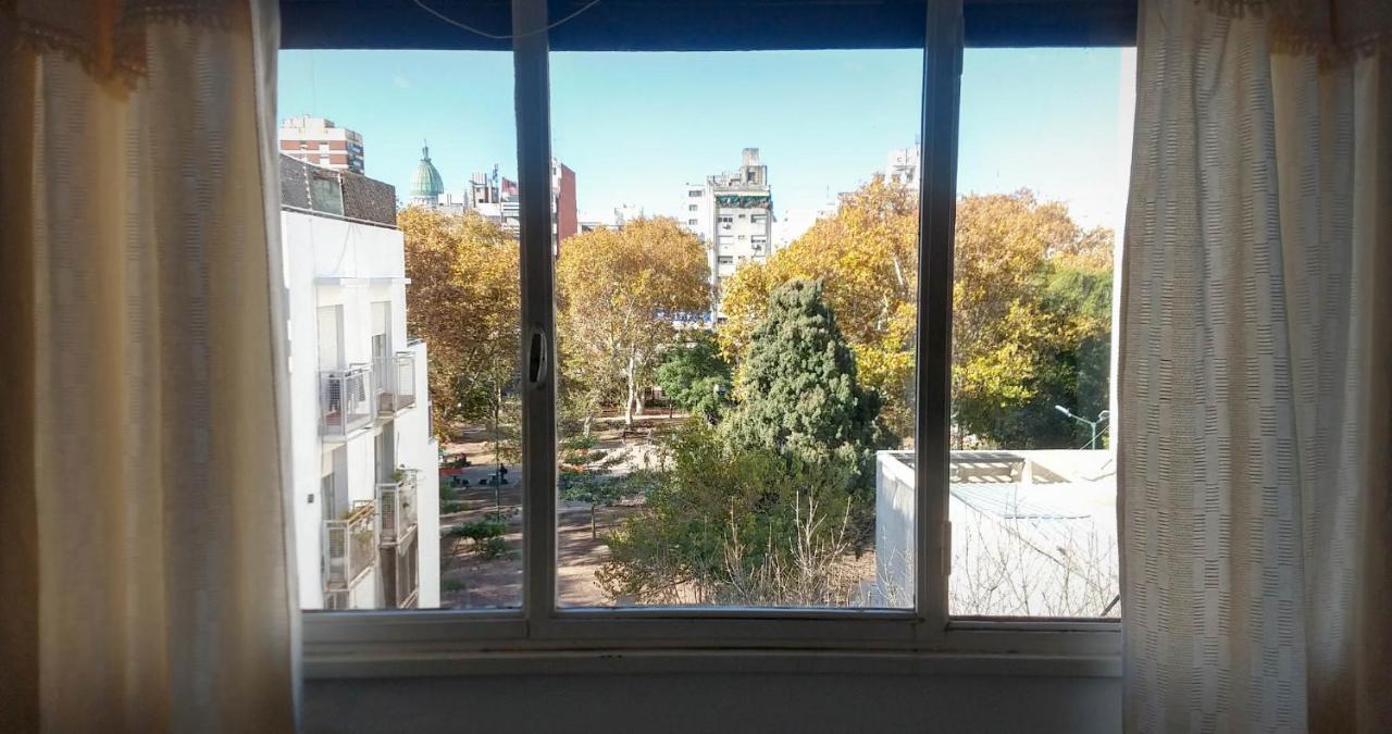 Depto 2 Ambientes Muy Luminoso Con Wifi Y Vista A La Plaza Apartment Буенос Айрес Екстериор снимка