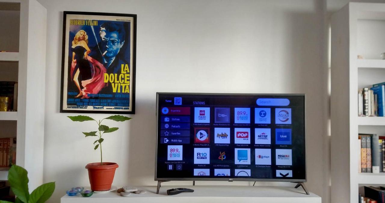 Depto 2 Ambientes Muy Luminoso Con Wifi Y Vista A La Plaza Apartment Буенос Айрес Екстериор снимка